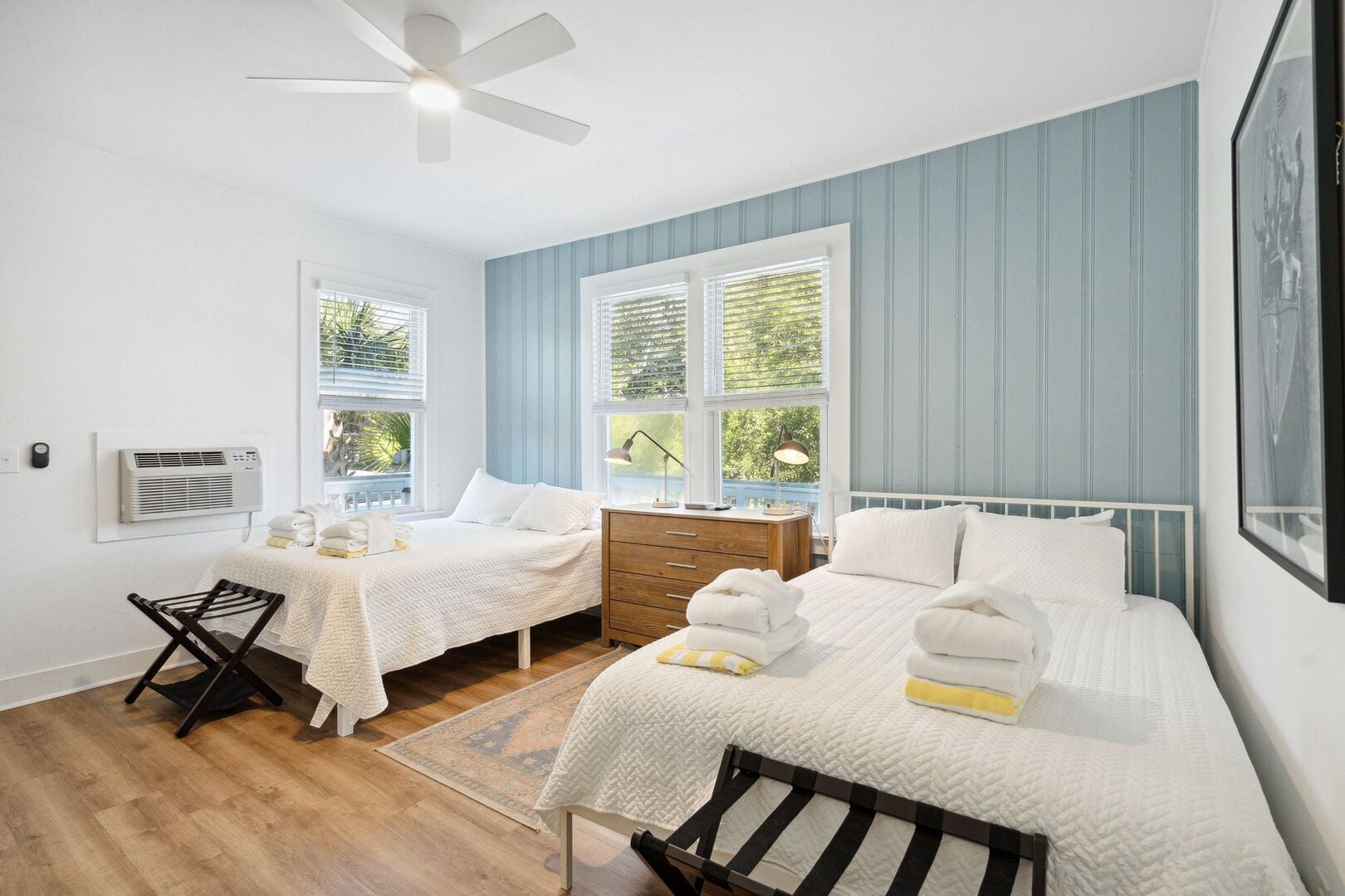 Folliday Inn - The Dolphin - Room 36