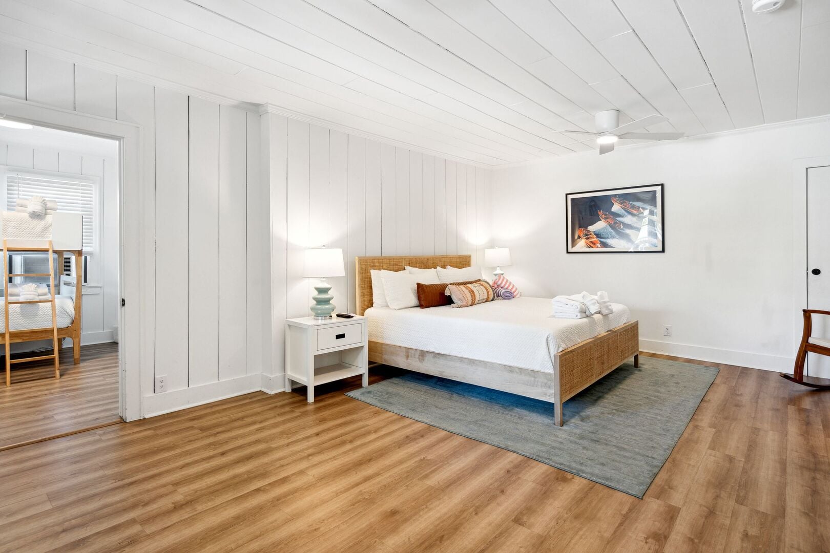 Folliday Inn - The Barrelback - Room 26