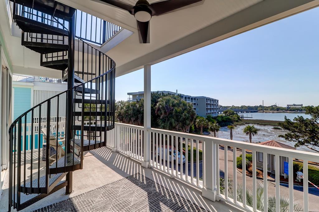 River View Porch & Stairs to Rooftop Deck