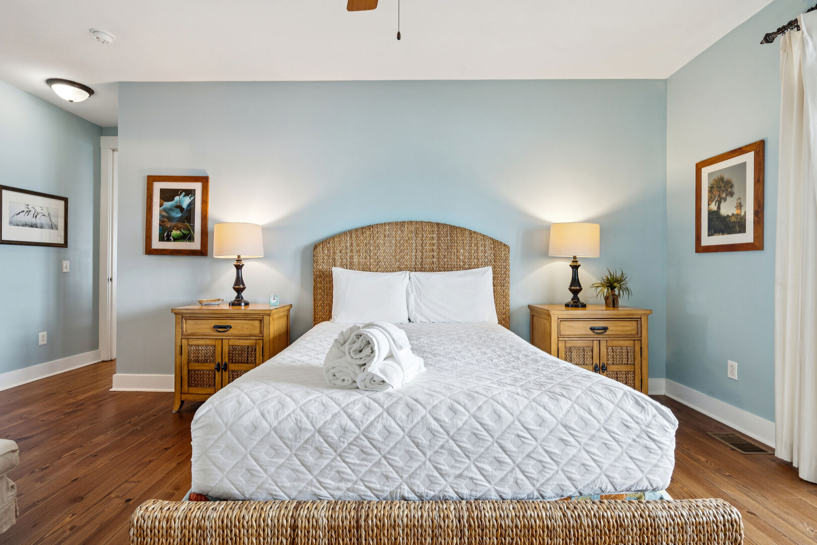1st Floor Primary Bedroom - Queen Bed & Porch Access